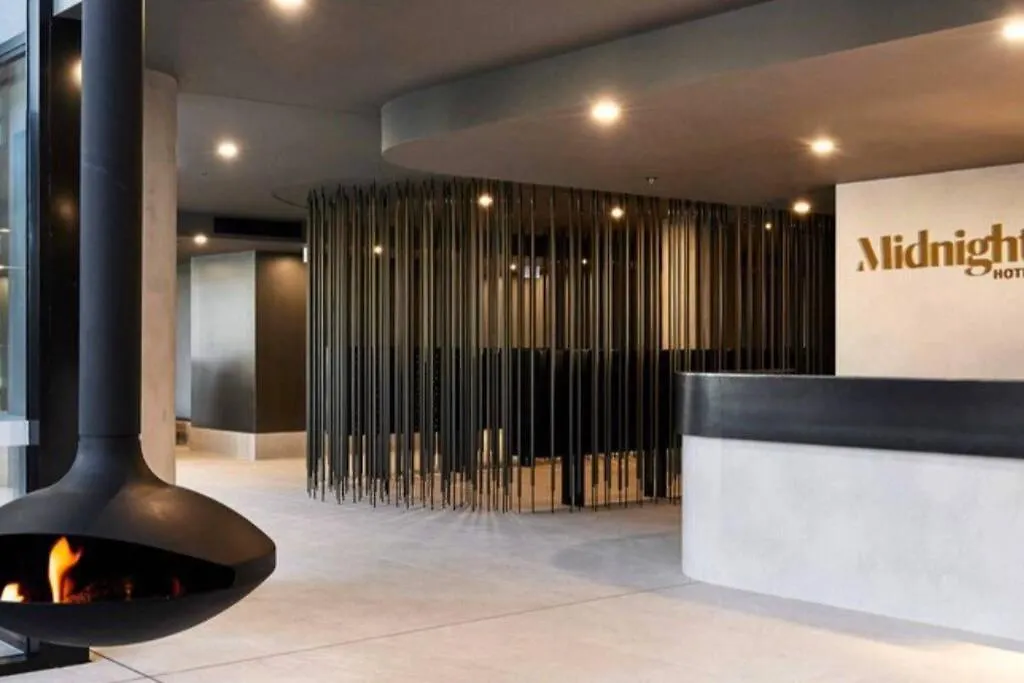 Midnight Luxe 2Br 2Bath Apartment 408 In The Heart Of Braddon Pool Sauna L4 Views Secure Parking Wine Wifi Канберра