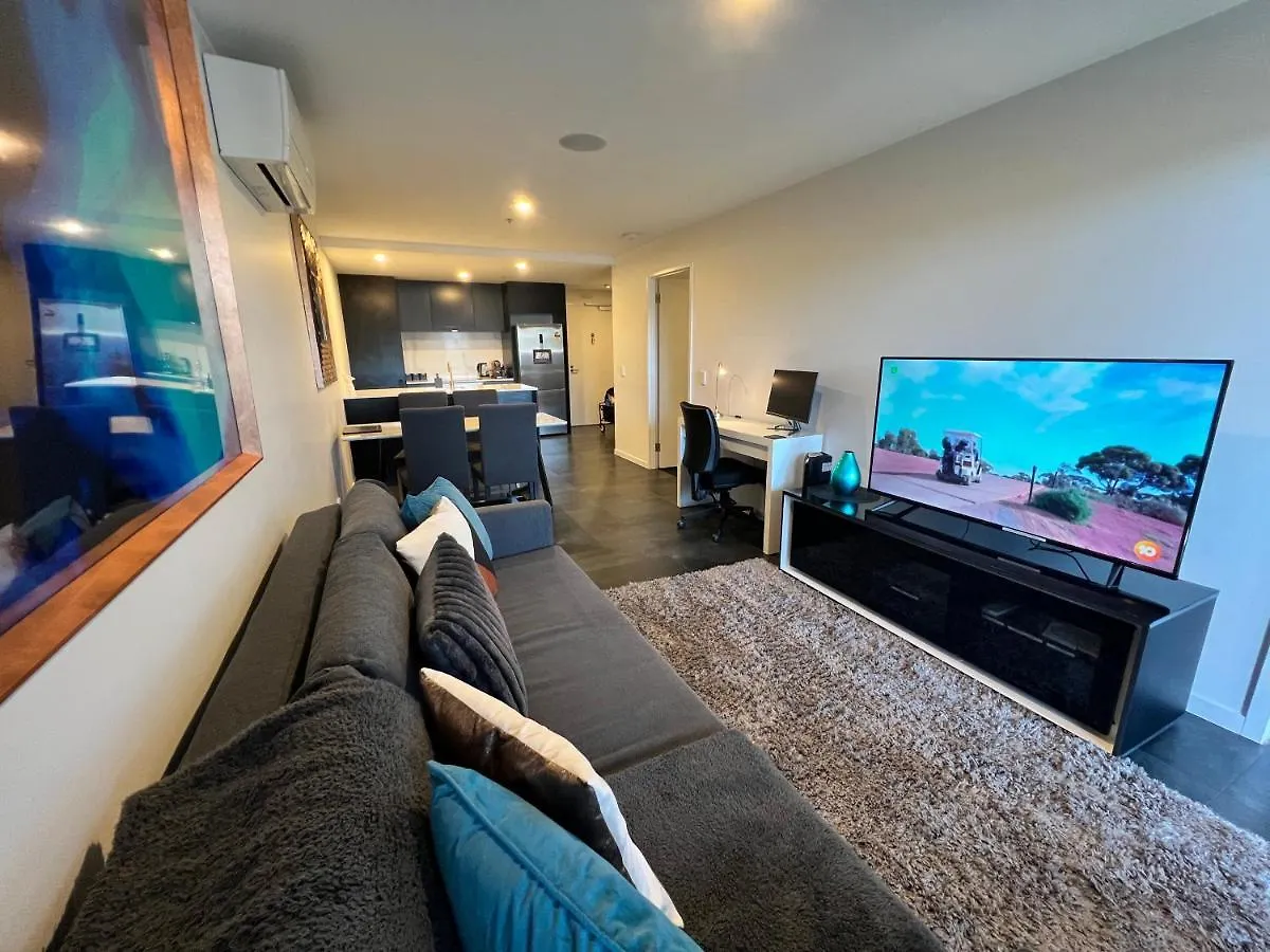 Midnight Luxe 2Br 2Bath Apartment 408 In The Heart Of Braddon Pool Sauna L4 Views Secure Parking Wine Wifi Канберра 0*,  Австралия